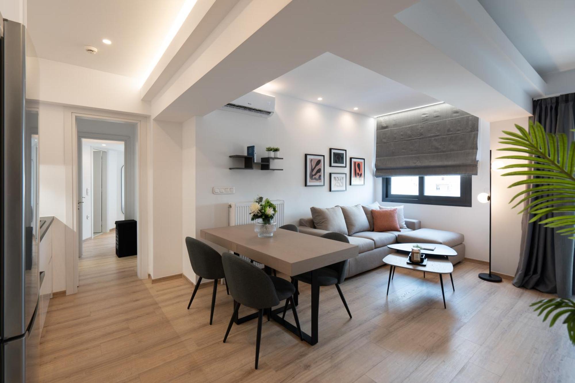 Two-Bedroom Deluxe Apartment with Balcony